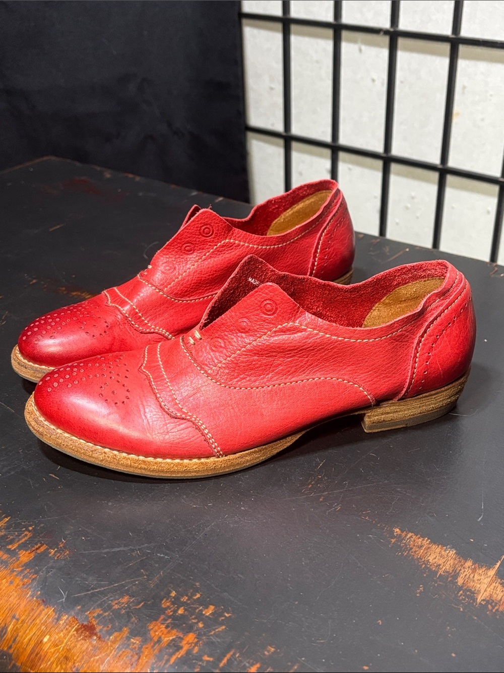 Blackstone HL55 Slip-On Oxford in Red Leather  size 36/ women’s 6
